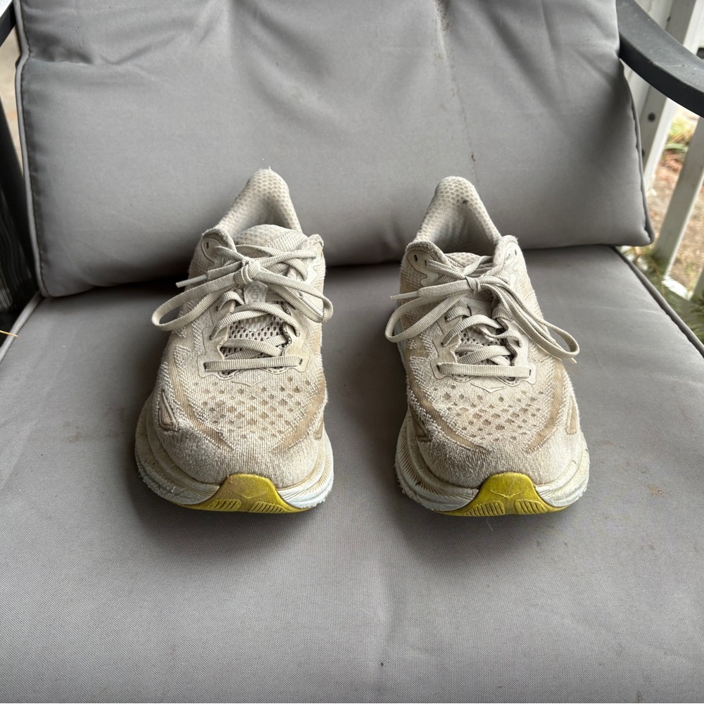 very well worn hokas - Picture 3 of 4